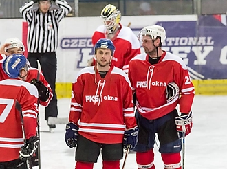 Historicky první hokejový zápas PKS okna